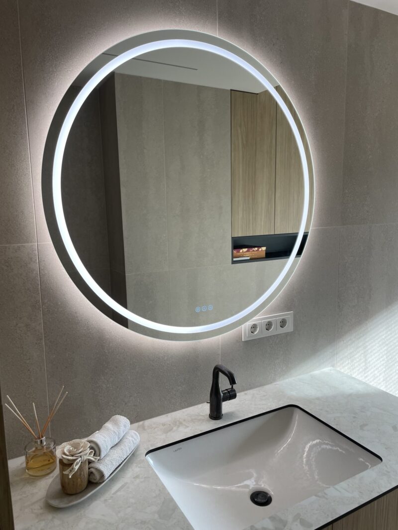 SARA 700 mm ümmargune LED-peegel esivalgustuse ja tagumise valgustusega (2 LED-riba) — изображение 12